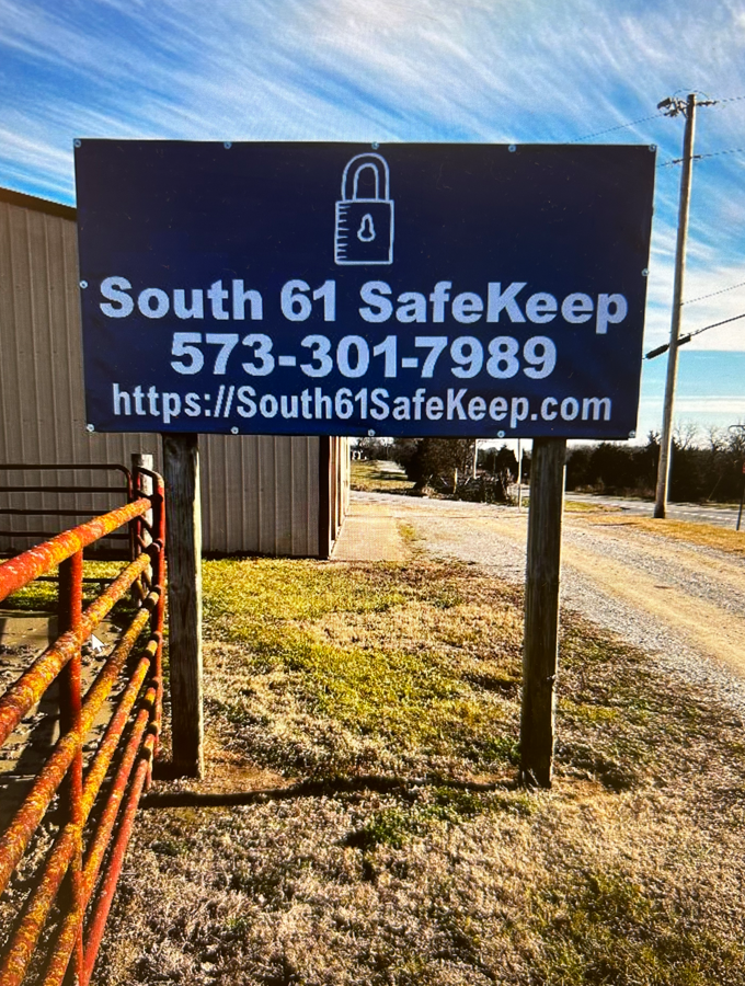 outside of south 61 safekeep storage Perryville, MO 63775